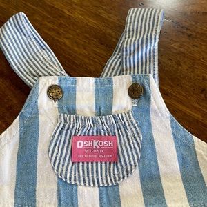 VINTAGE OSHKOSH BLUE SHORTS. GOOD USED CONDITION. SIZE 3T